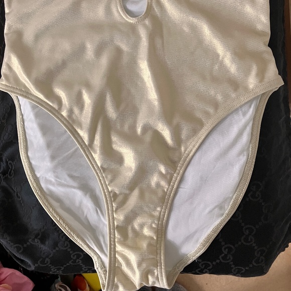 Gold Escada swimsuit - Picture 6 of 8